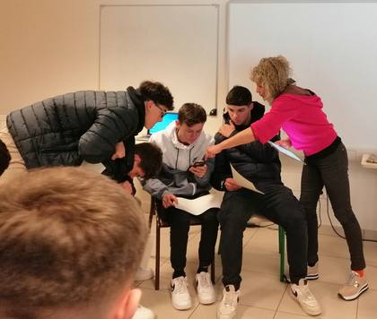 « Jeunes en librairie » : Les lycéens à la rencontre d’une artiste locale