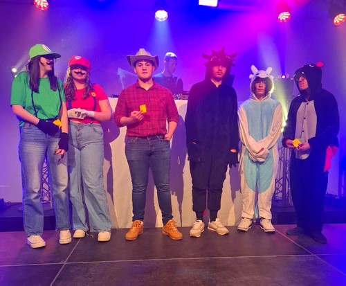 Un Carnaval Haut en Couleurs au Lycée : Une belle Réussite 